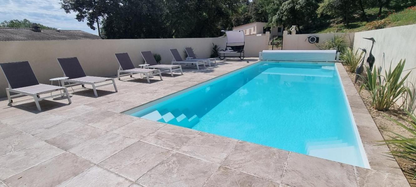 Les Bois De Zola Entre Provence Et Luberon Aparthotel Saint-Esteve-Janson Ruang foto